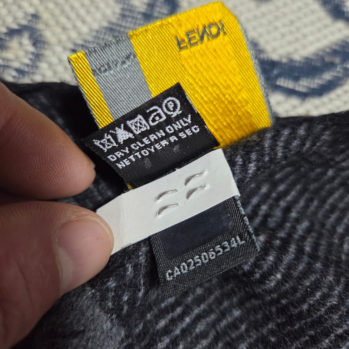 펜디 머플러 남.녀 공용 상품이미지4