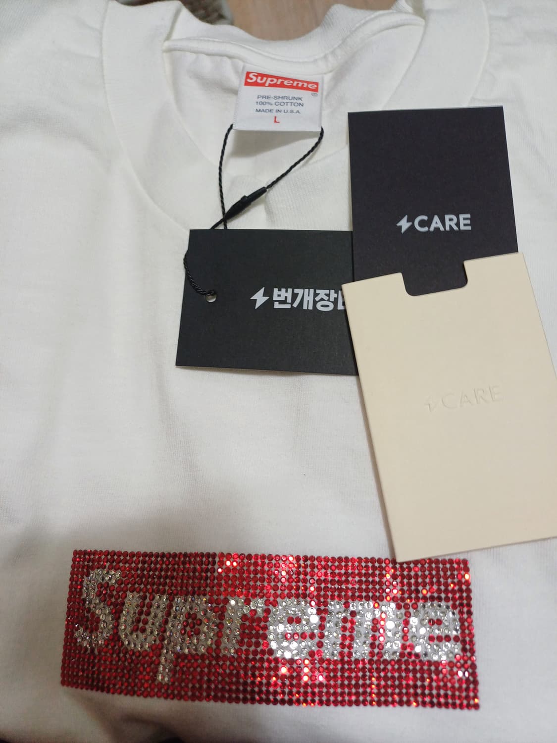 슈프림 스와로브스키 로고티 L 상품이미지1