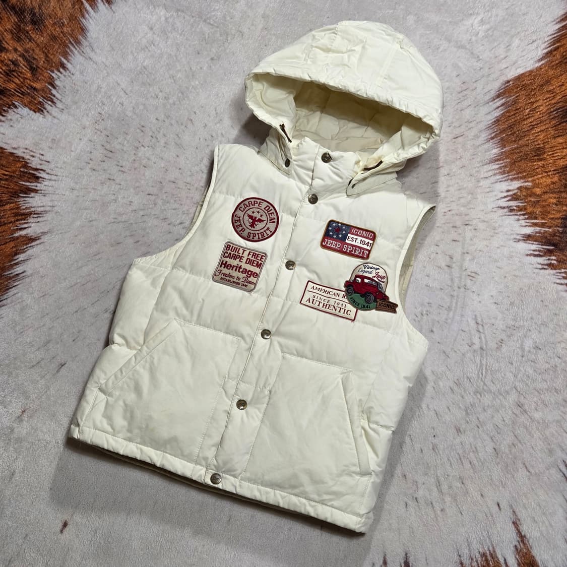 지프 덕다운 화이트 패치 패딩 베스트 상품이미지1