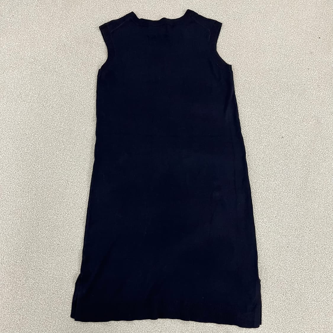 [90] 새상품 칼라거펠트 브이넥 니트 민소매 원피스 치마 0108M1 상품이미지4