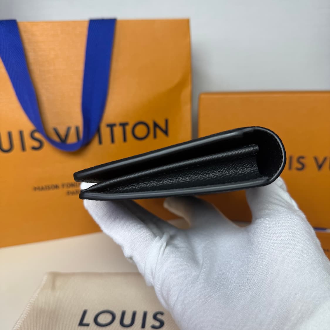 [정품/새상품] 루이비통 타이가 레더 브라짜 장지갑 상품이미지3