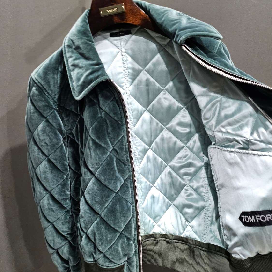 톰포드 퀄티드 벨벳 그린 봄버 블루종 자켓 상품이미지5