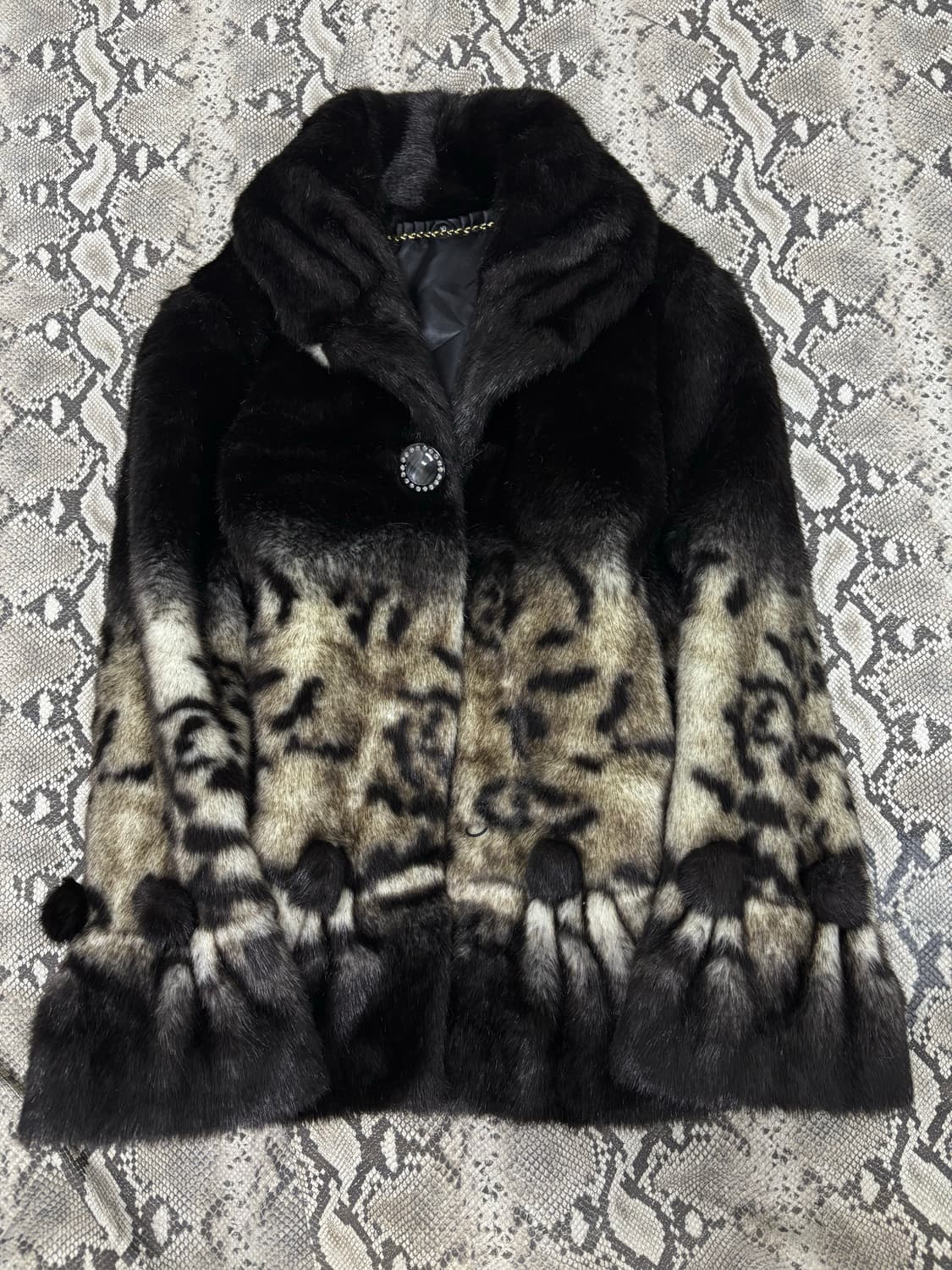 Kawaii Over-Size Fake Fur Jacket 상품이미지5
