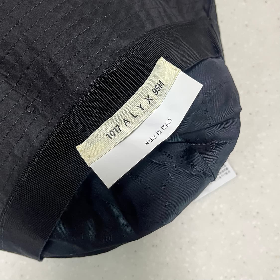 1017 ALYX 9SM Buckle Bucket Hat 상품이미지8