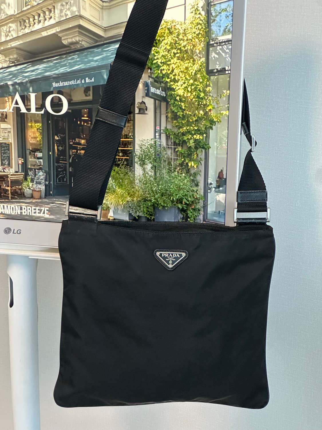 프라다 크로스백 나일론 테수토 포코노 크로스바디 상품이미지1