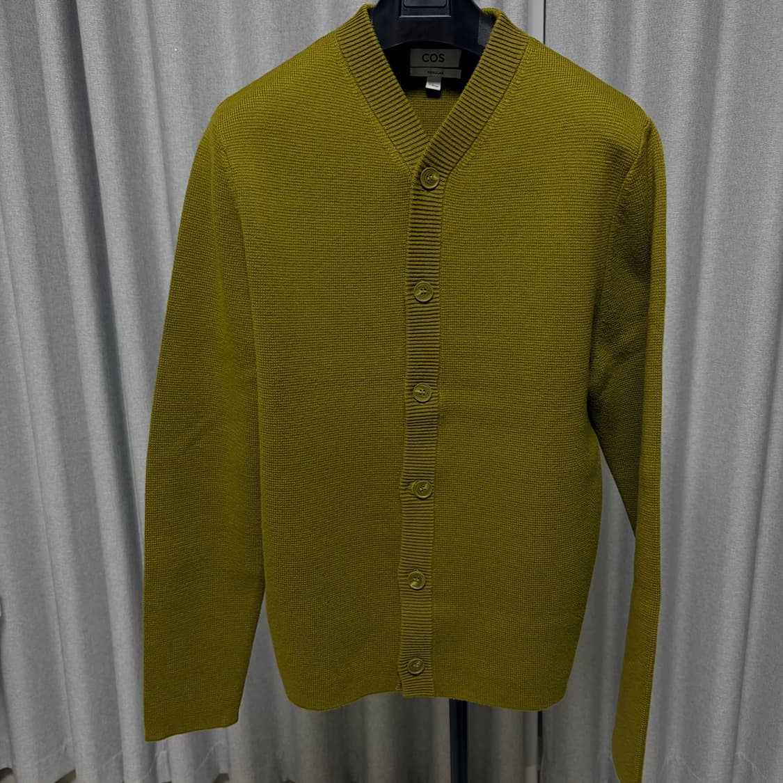 코스 레귤러핏 울 가디건 올리브 M  상품이미지3