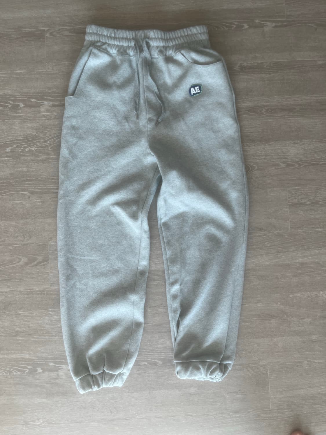 아더에러 AE 로고 스웻팬츠 상품이미지1
