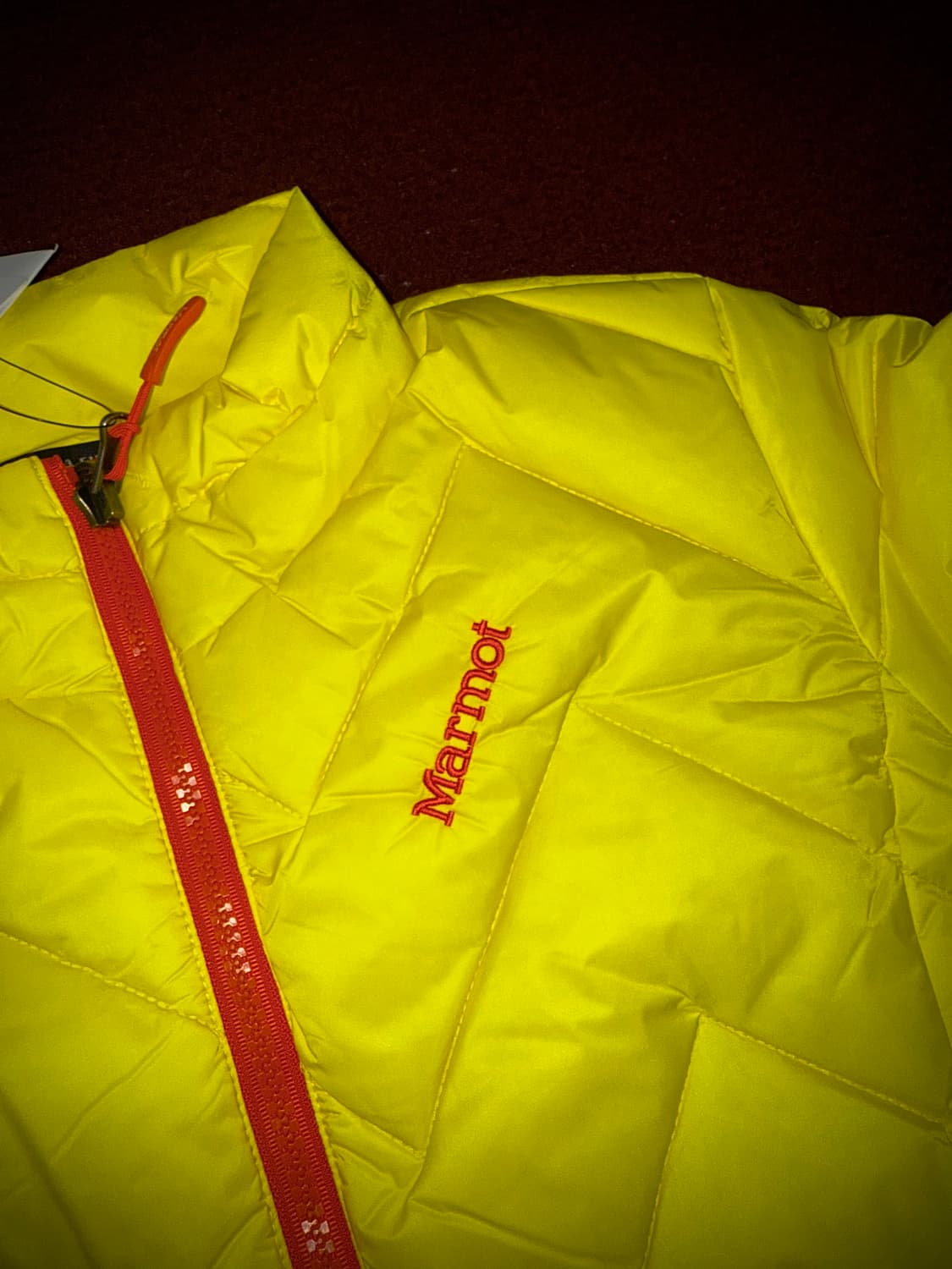마모트 옐로우 경량 패딩 95 새상품 상품이미지2
