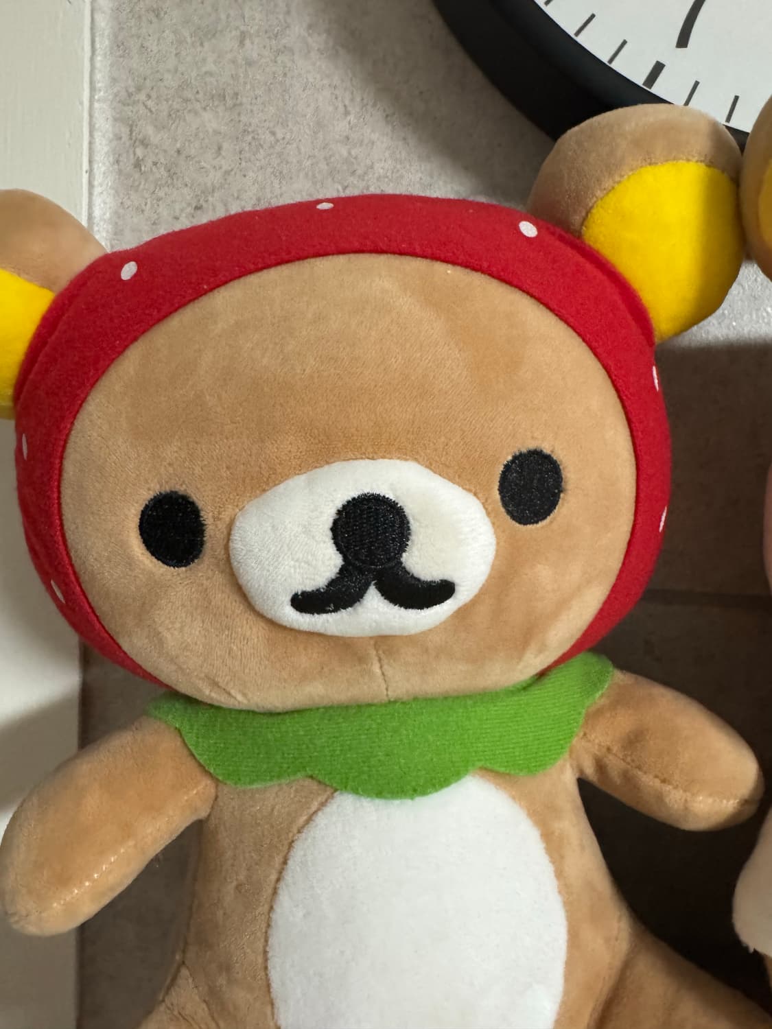 빈티지 고전 리락쿠마 딸기 코스튬 시팅인형 소장품 상품이미지5