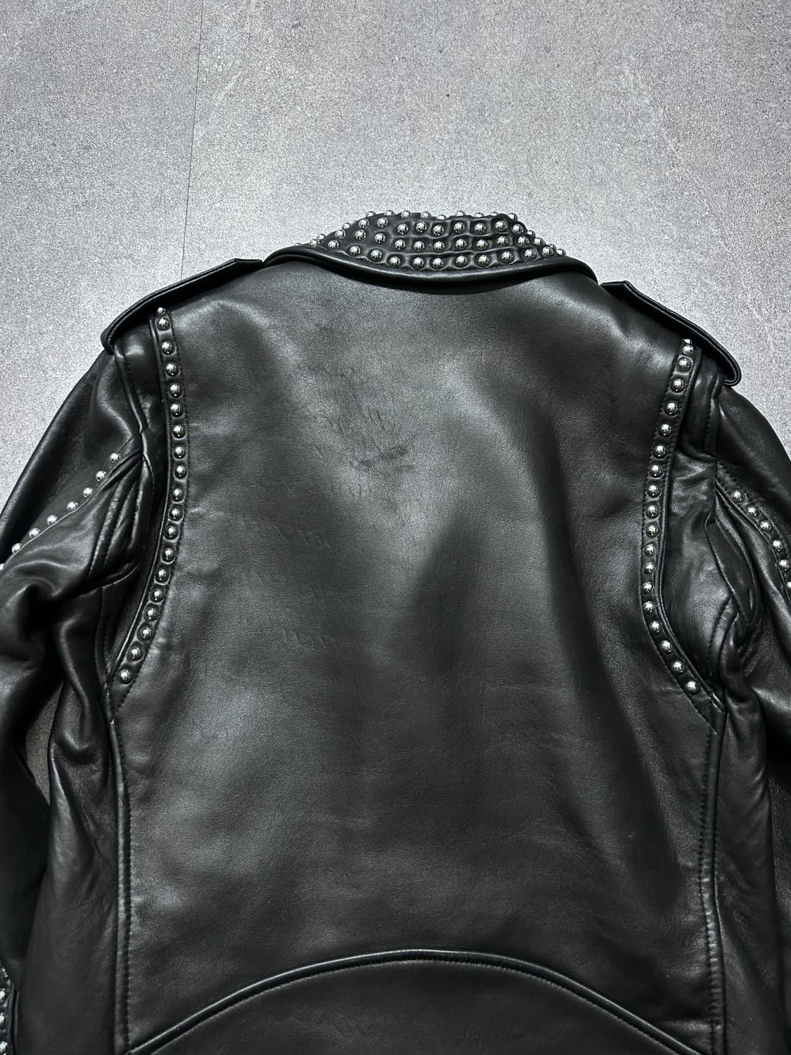 Iro 이로 볼 스터드 램스킨 자켓 상품이미지9