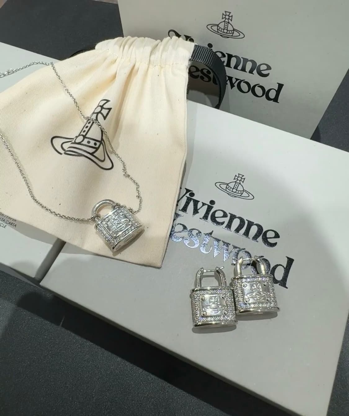 비비안 웨스트우드 열쇠 목걸이 상품이미지2