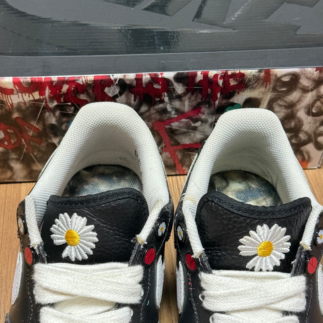 피스마이너스원x나이키 파라노이즈 275 상품이미지6