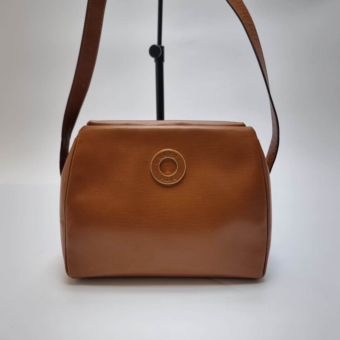 셀린느 CELINE 카멜 레더 메탈로고 숄더백 (최상급) 상품이미지1