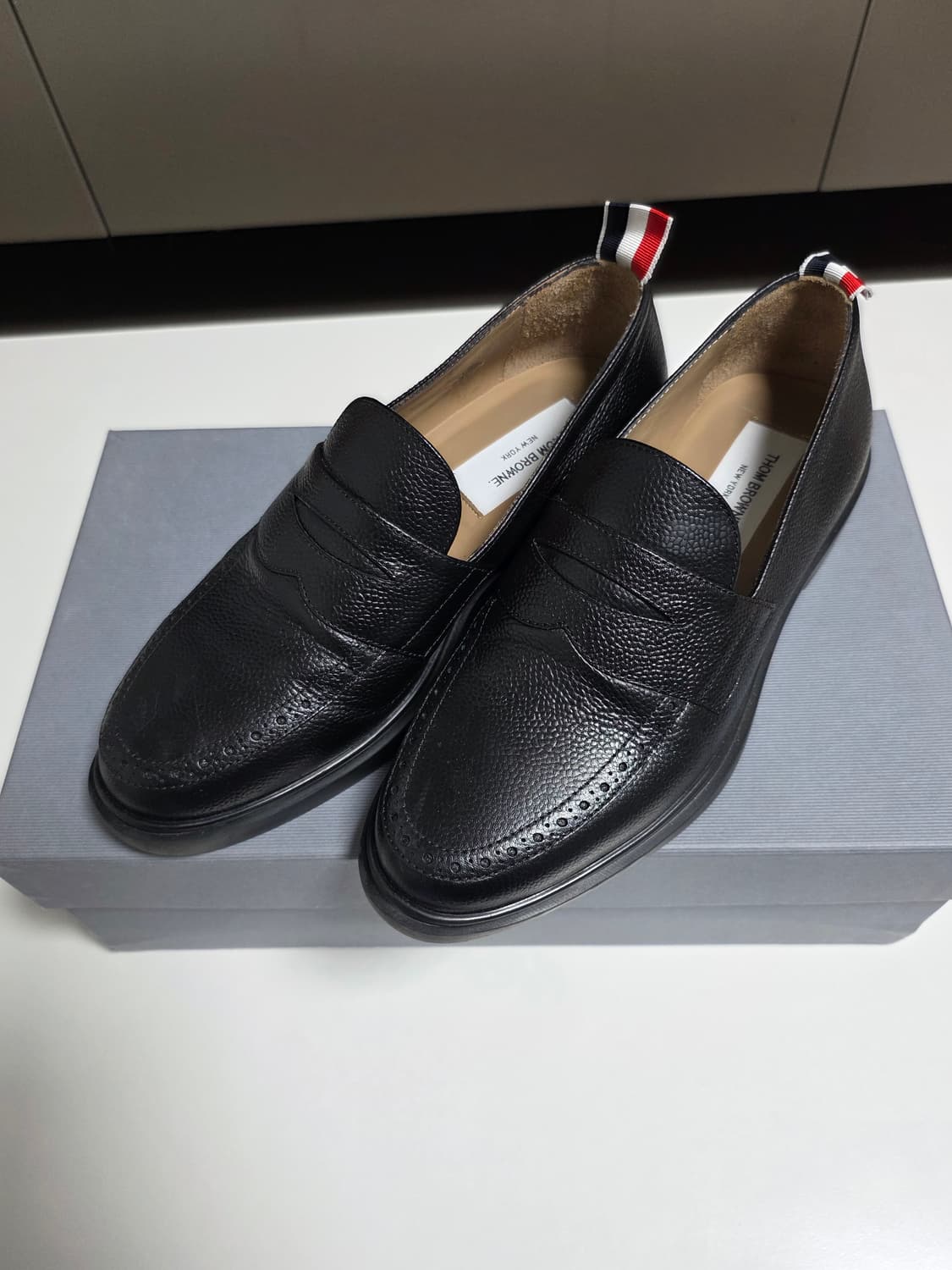 톰브라운 페니로퍼 6사이즈(250mm) 상품이미지1