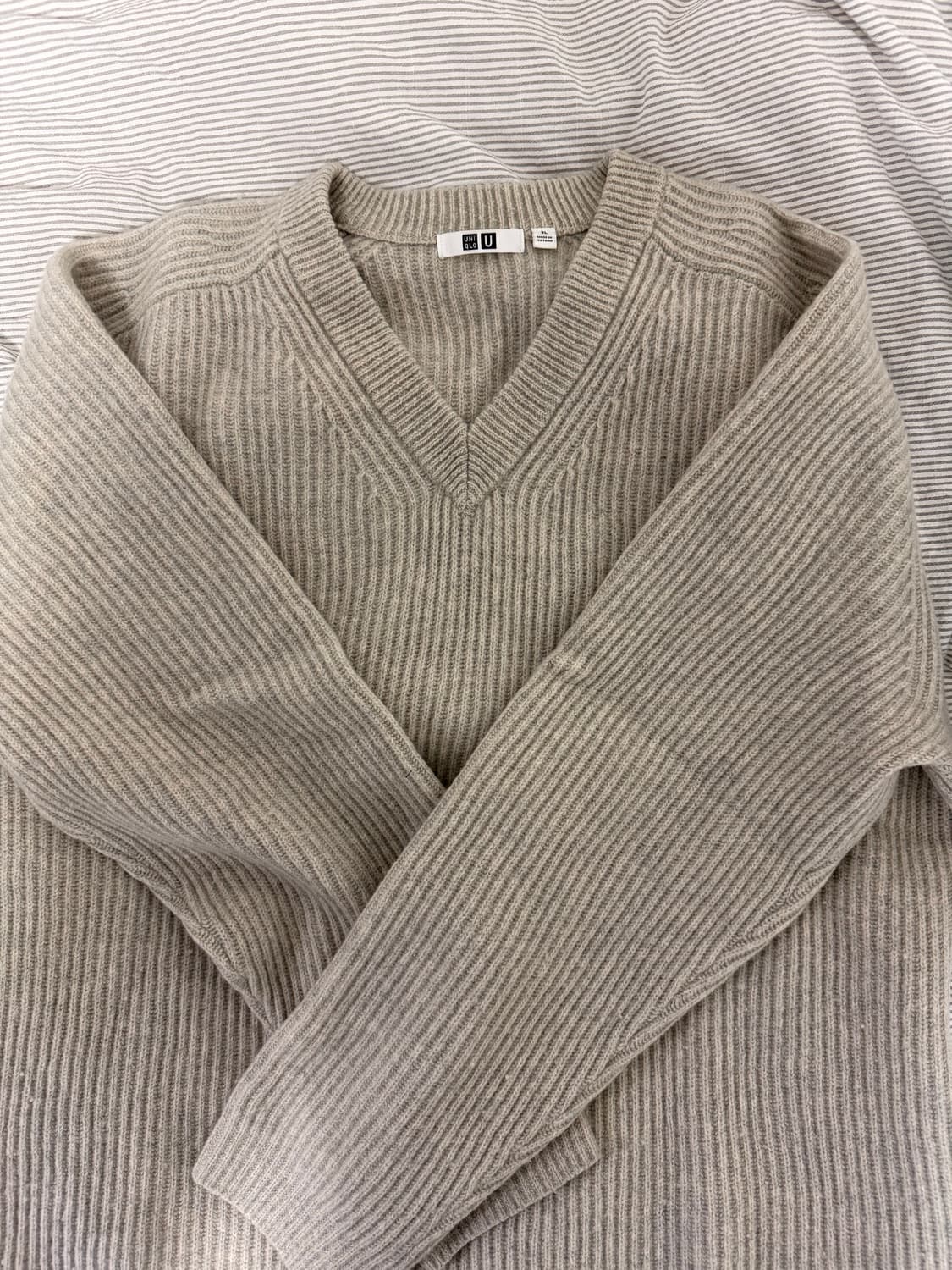 유니클로 x 르메르U 브이넥 니트 아이보리 XL 상품이미지2