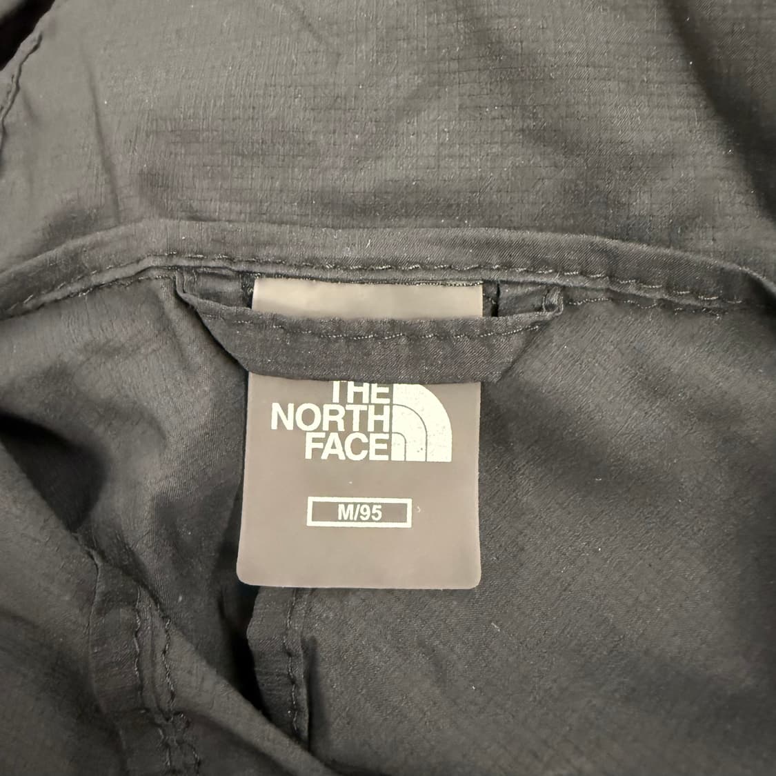 [정품/M] 노스페이스 블랙 후드 바람막이 자켓 b17 상품이미지5