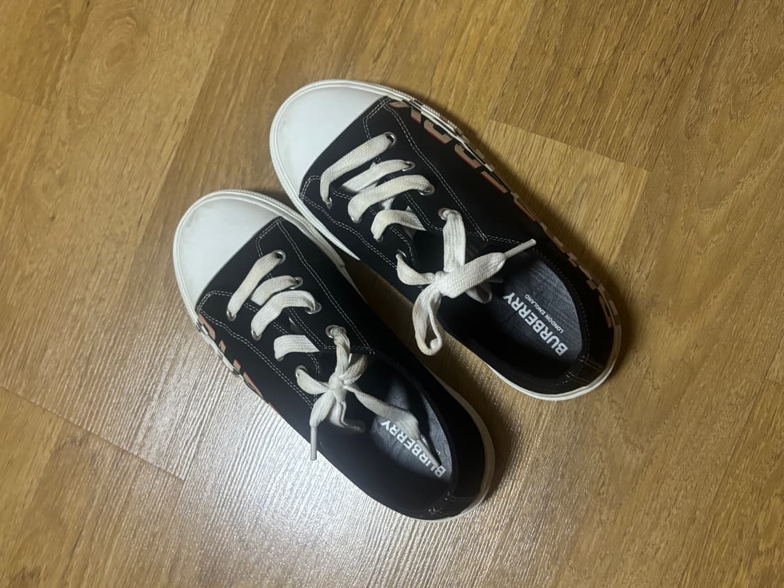 버버리 스니커즈 블랙 상품이미지4