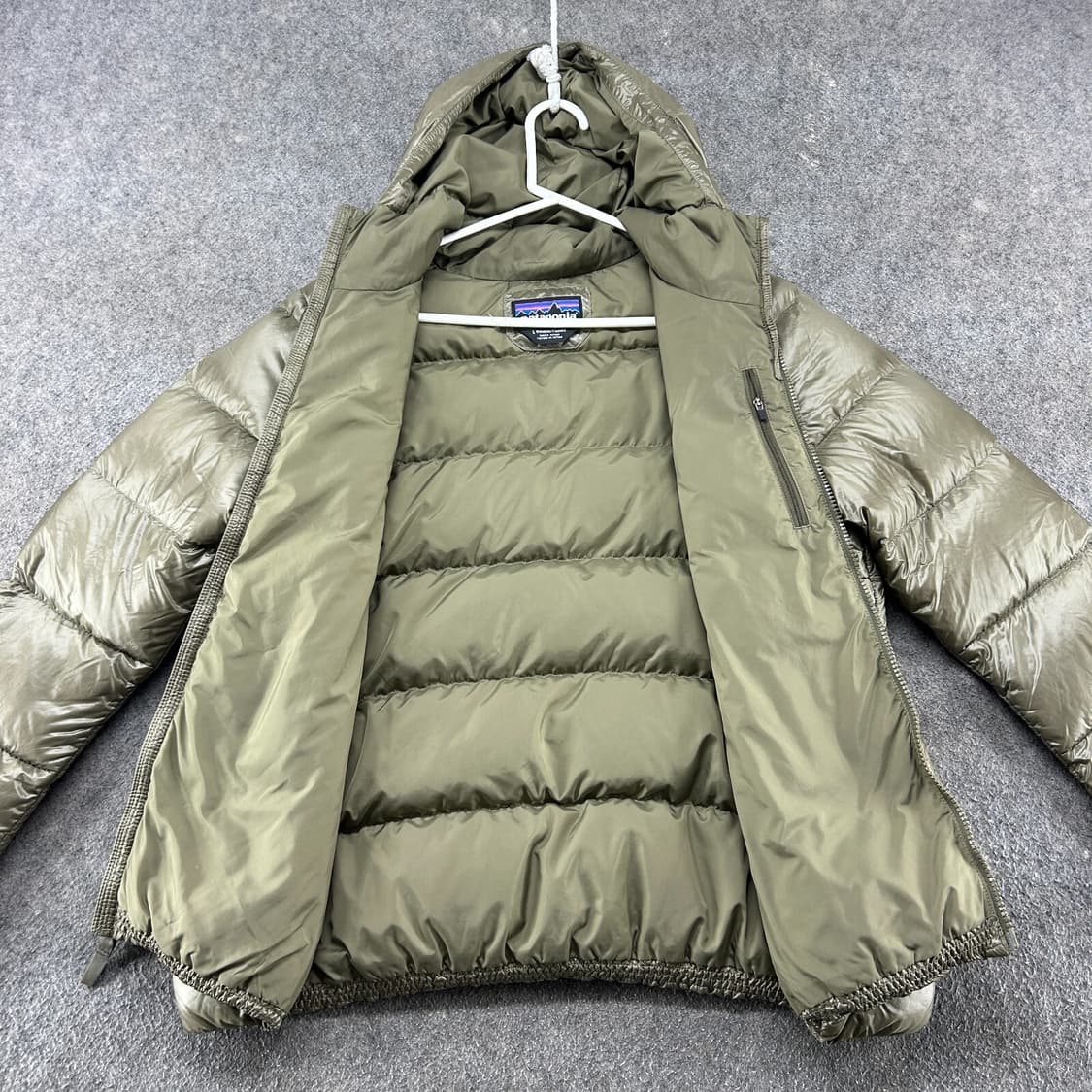 파타고니아 후디 패딩 골드 상품이미지3