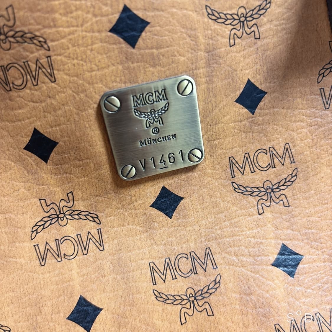 MCM 엠씨엠 로고 프린팅 토트백 상품이미지4