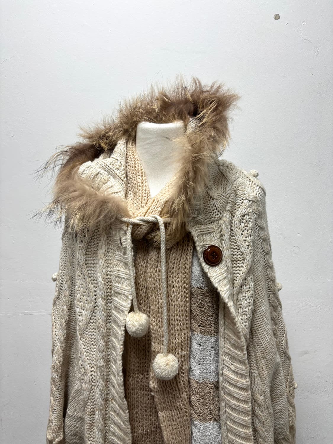 [Vintage] Fur Hoodie Cape 상품이미지3
