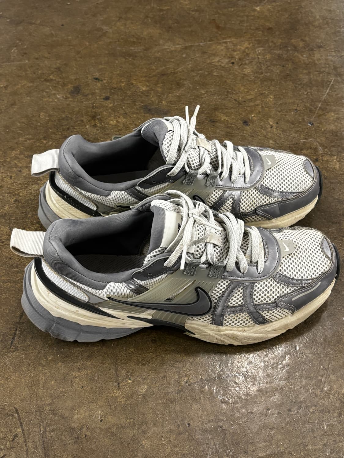 나이키 V2K 런 울프 그레이 운동화 280 상품이미지3