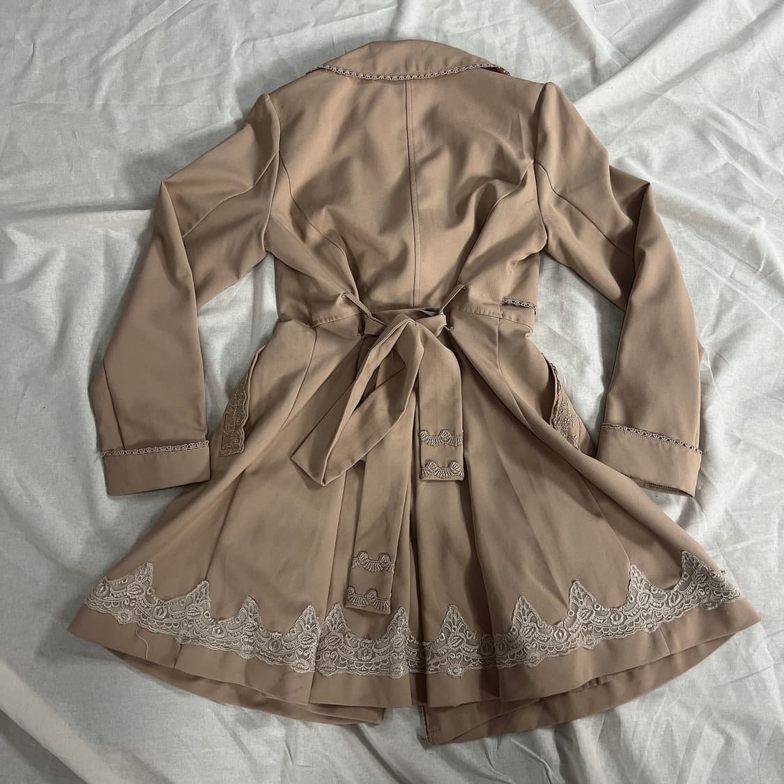 엑시즈팜 레이스 양산형 트렌치 코트 원피스 상품이미지2