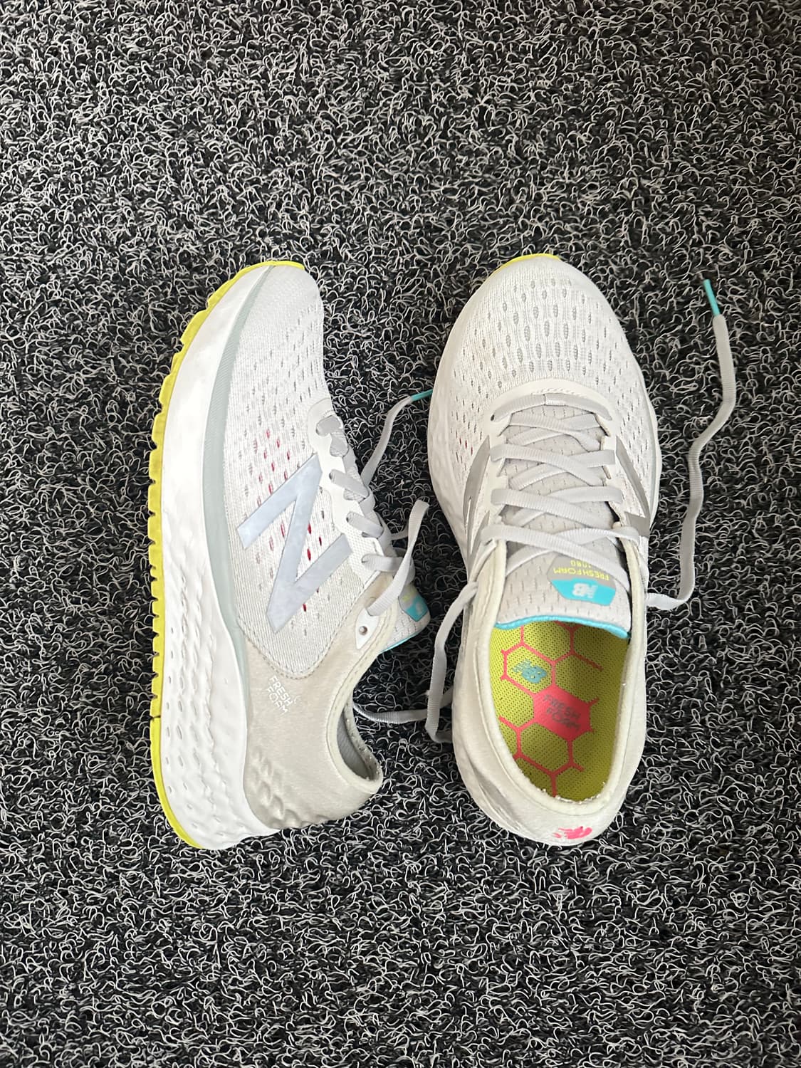 뉴발란스 Fresh Foam 흰색 운동화 250mm 상품이미지3