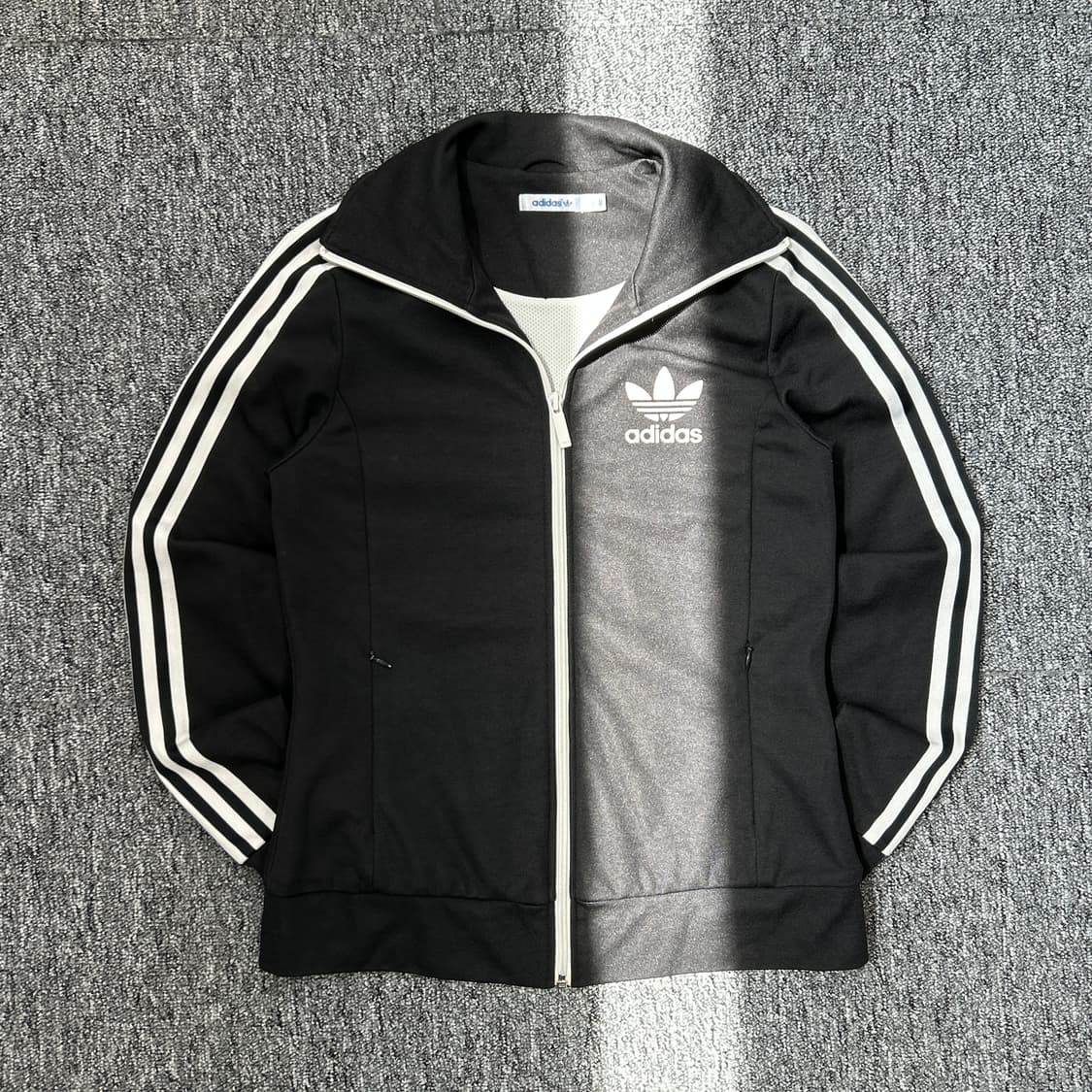 아디다스 유로파 하트 트랙탑 져지 상품이미지1