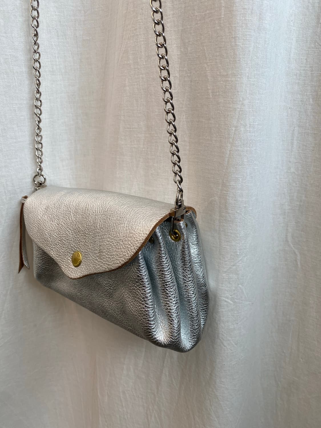 Kissora 실버 리얼레더 크로스백 상품이미지3