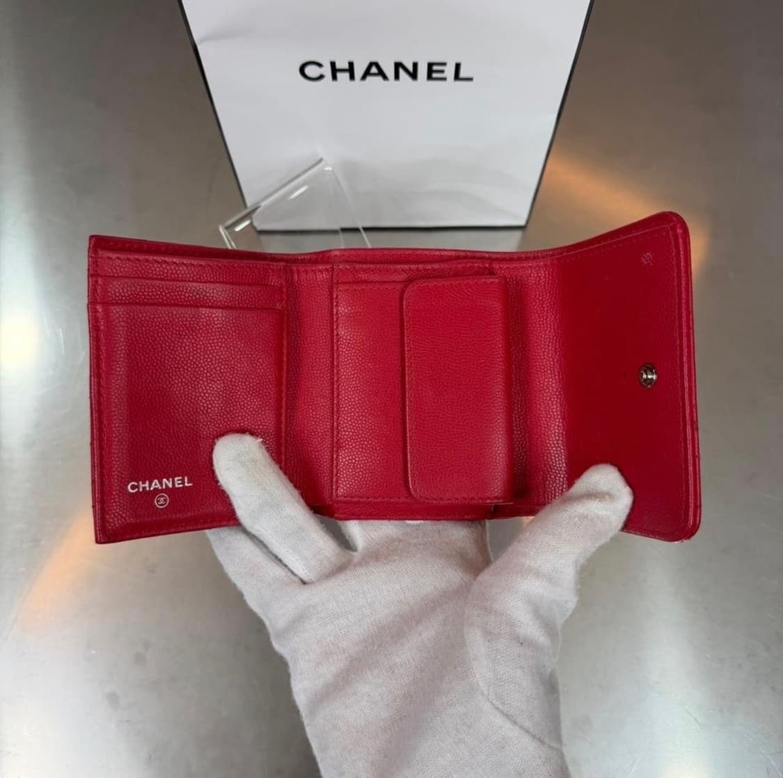 [리오브전포점] 샤넬 까멜리아 캐비어 레더 컴팩트 중지갑 상품이미지4