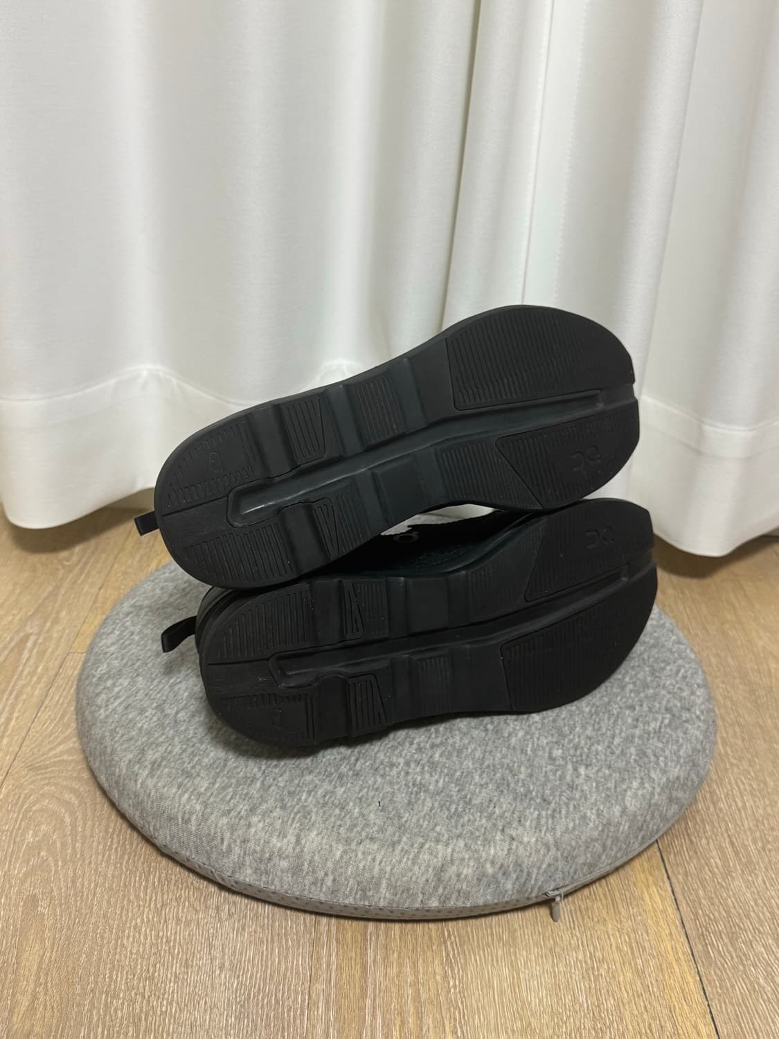 [275] 온러닝 클라우드존 문 블랙 젠데이야 콜라보 상품이미지4