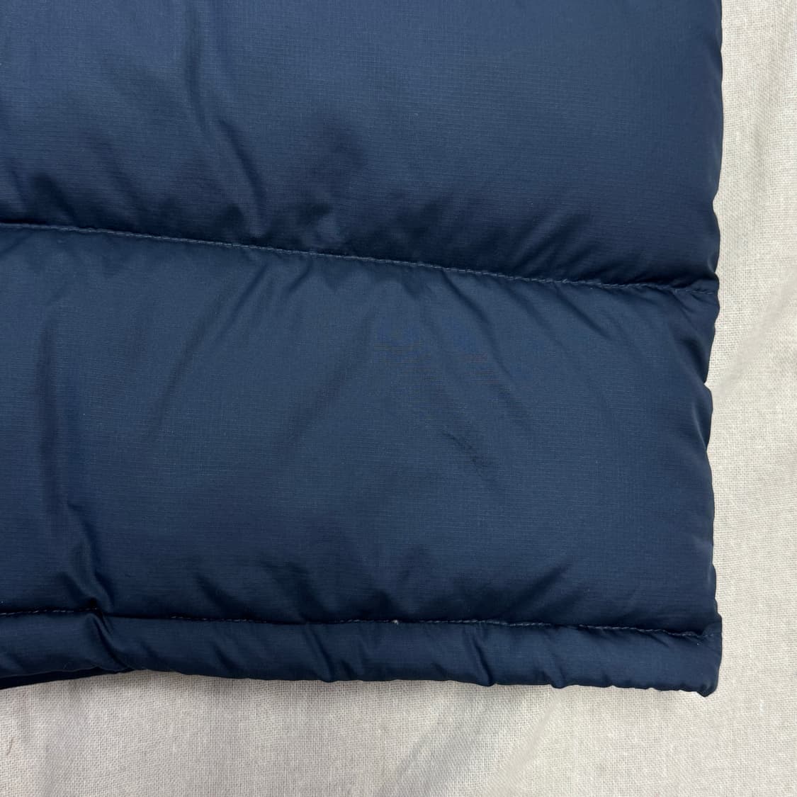 노스페이스 해외판 700 네이비 패딩 베스트 L 상품이미지9