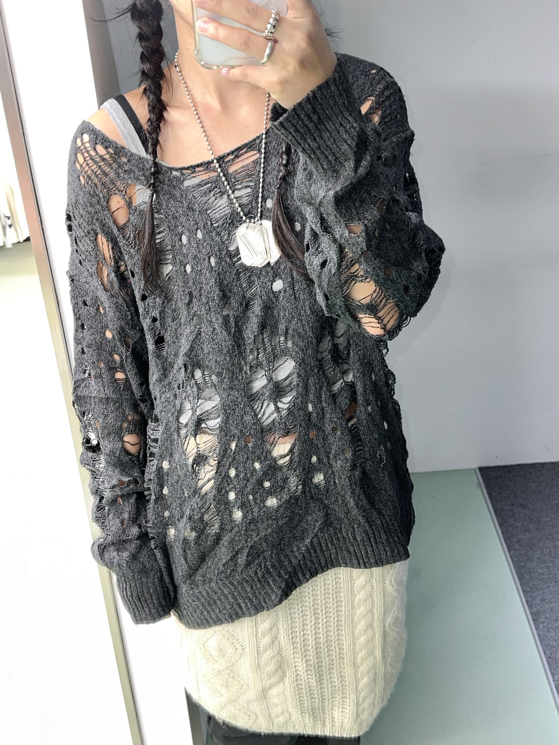 charcoal distressed knit 상품이미지1