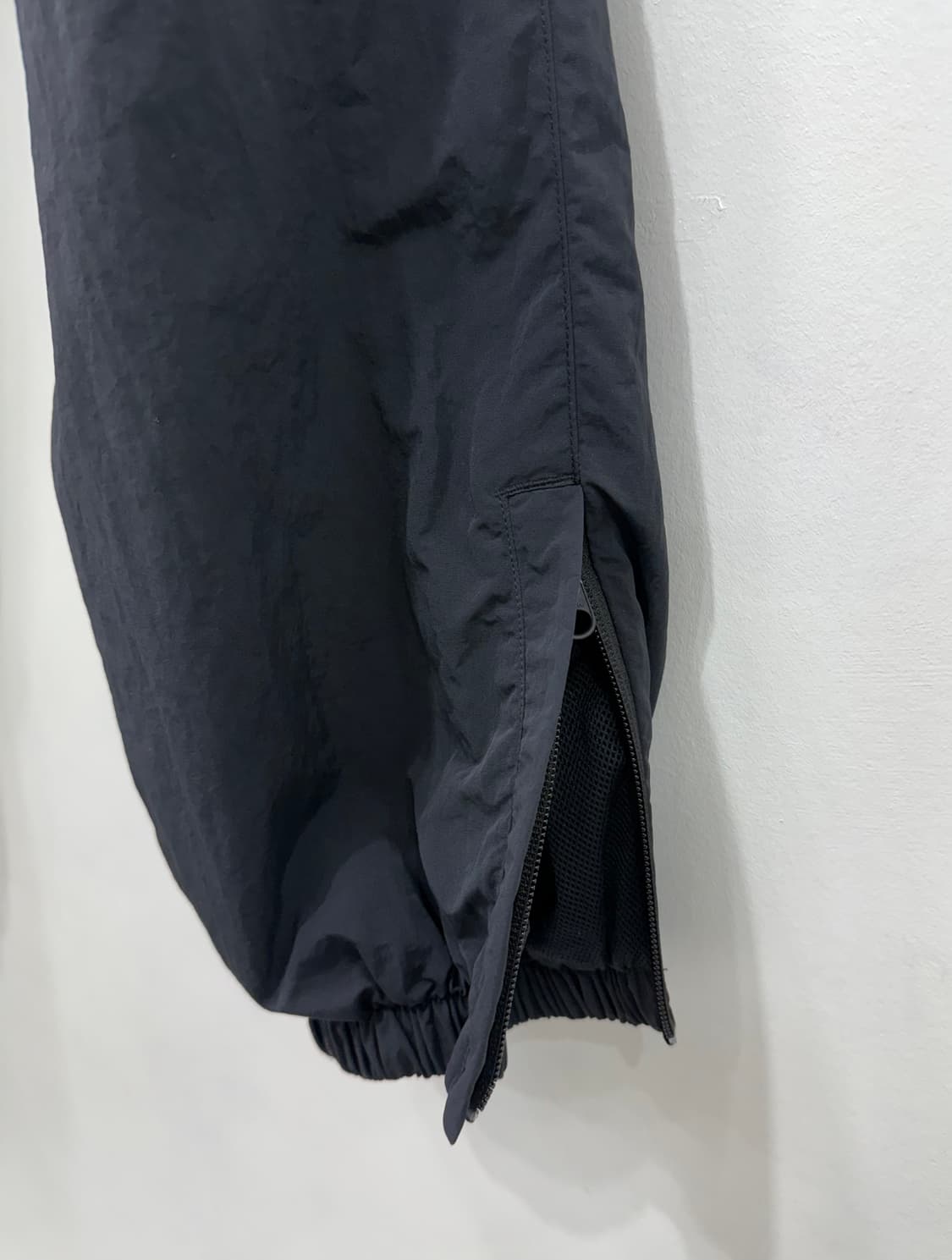 팔라스 25SS 베이직 쉘 조거 팬츠 블랙 L 상품이미지5