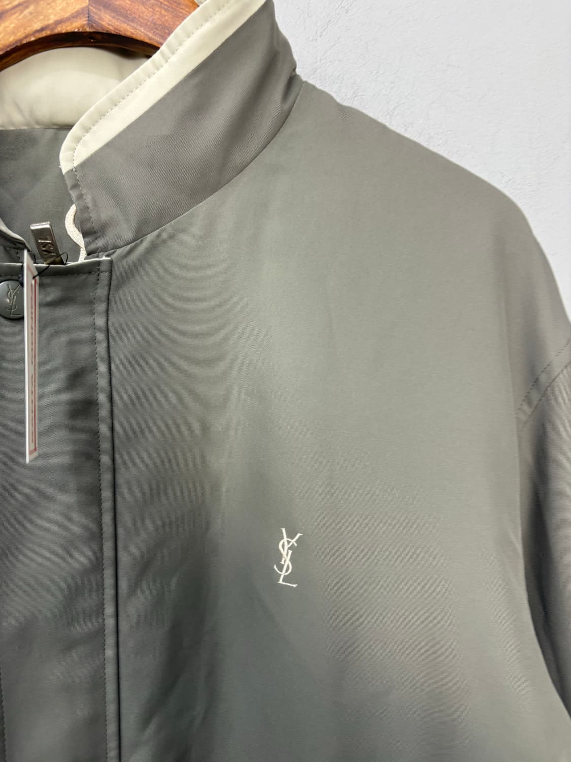 입생로랑 스몰로고 라이트카키 폴리자켓 A3098 상품이미지3