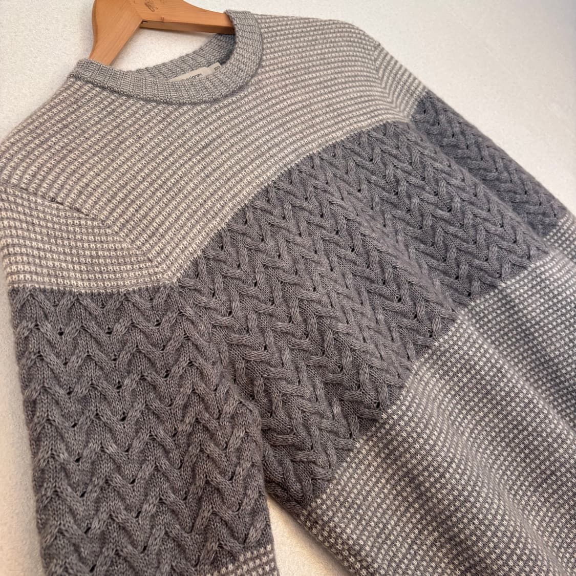 시리즈 에피그램 100 투톤 그레이 니트 스웨터  상품이미지6