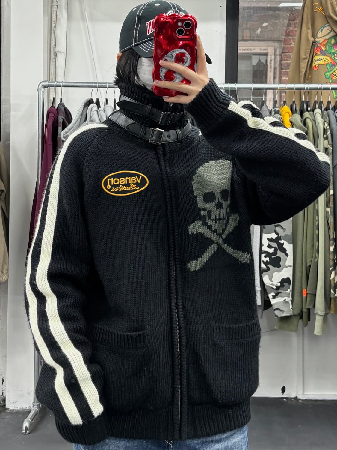 밴슨 레더 스컬 코위찬 니트 자켓 상품이미지3