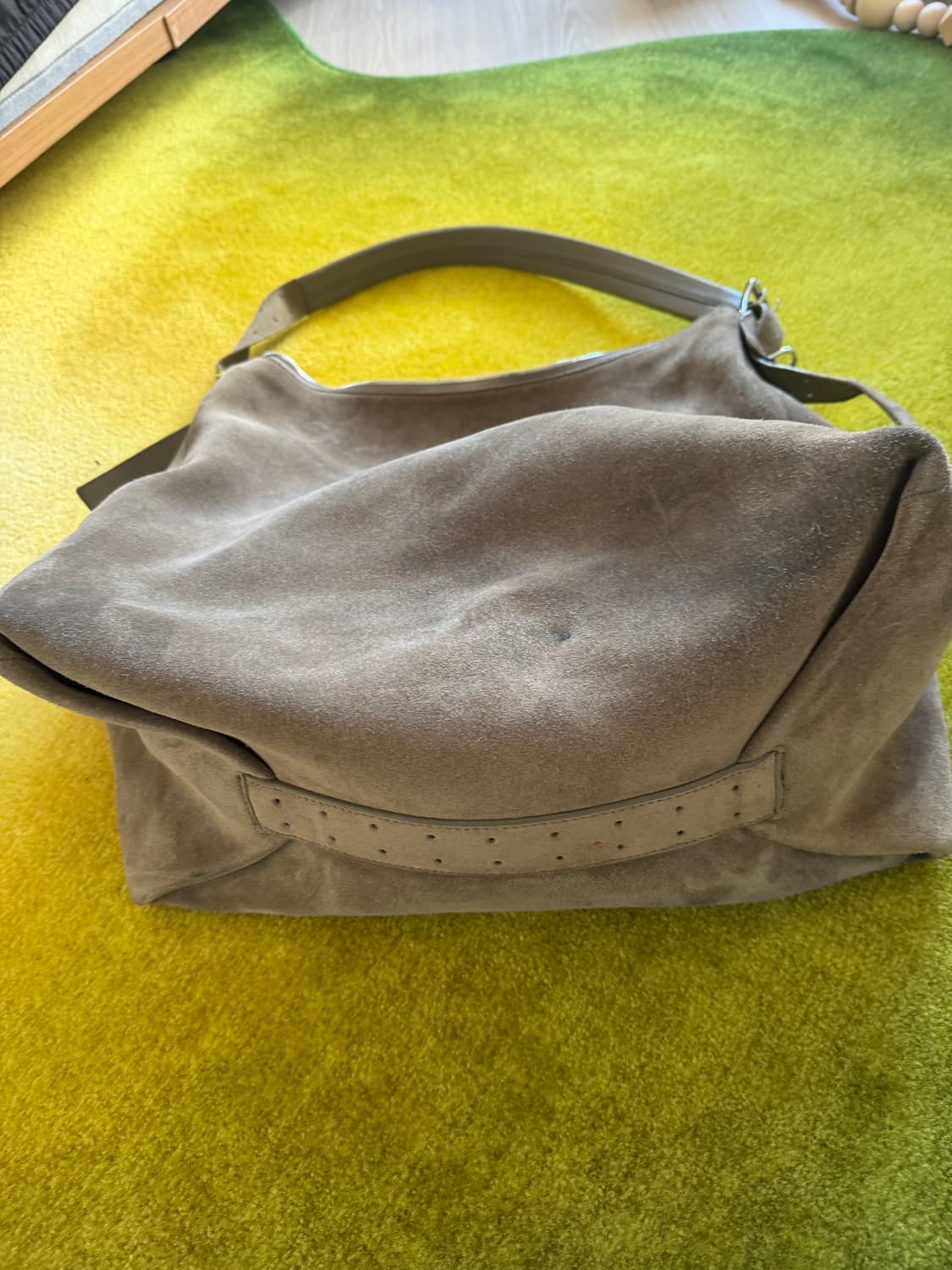 르메르 스웨이드 호보백 상품이미지1