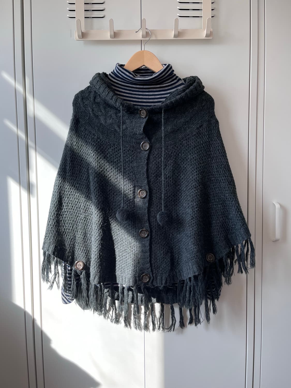 사와코 폼폼 망토 후드 케이프 니트 가디건  상품이미지5