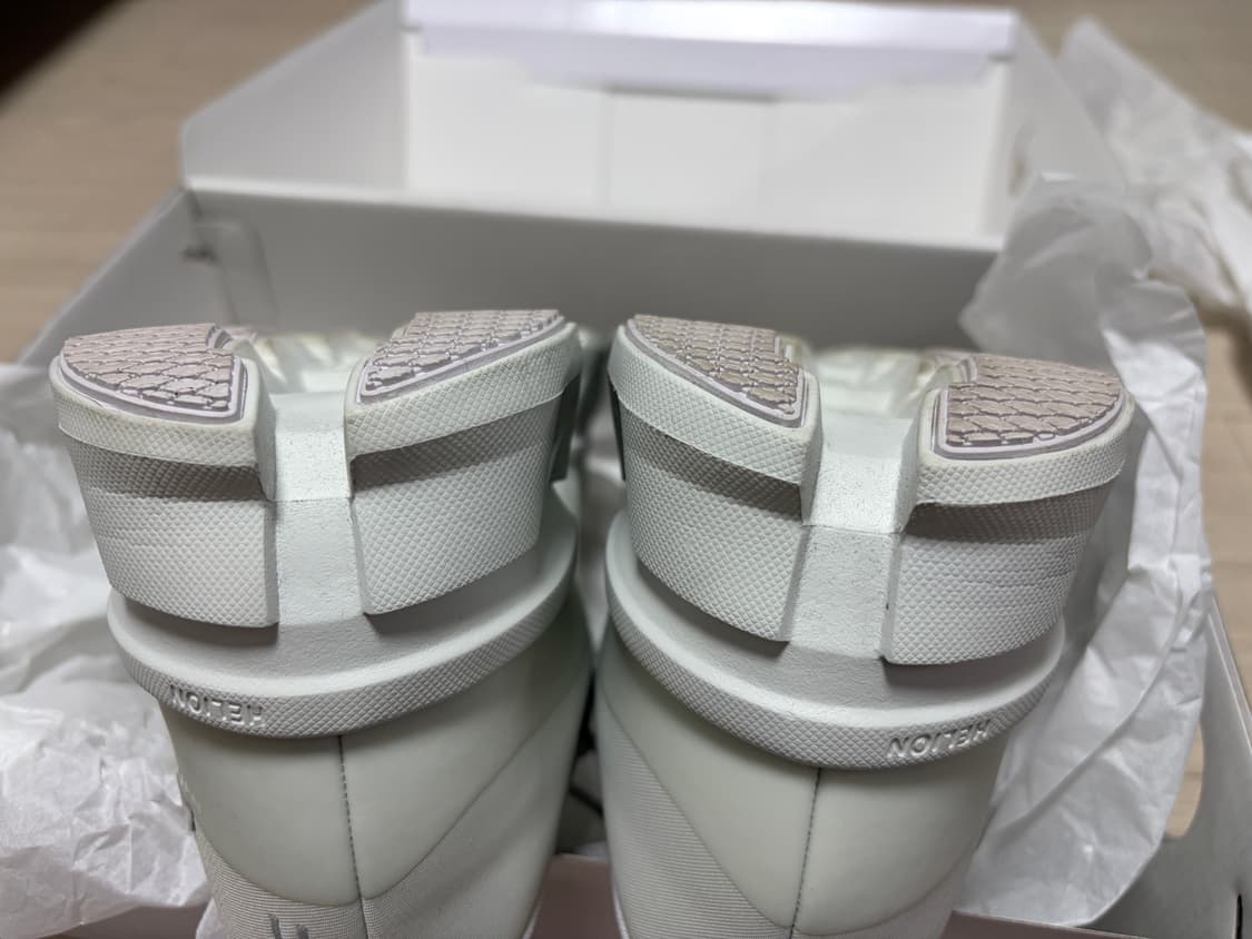 파프 x 온 러닝 클라우드몬스터 2 (베이퍼 프로스트) 상품이미지4