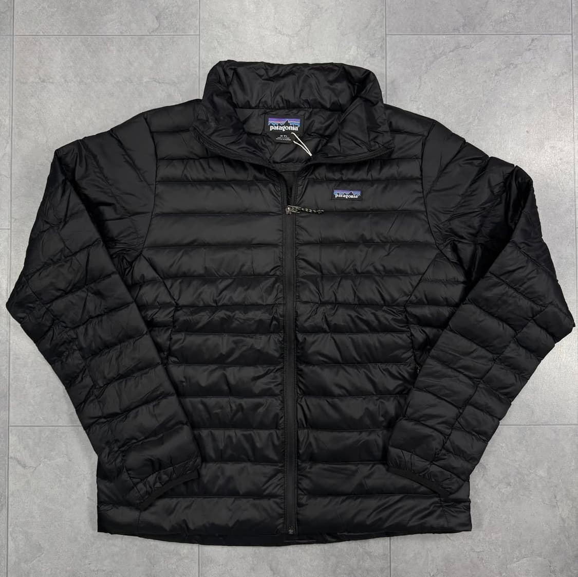 파타고니아 경량패딩 블랙 상품이미지1