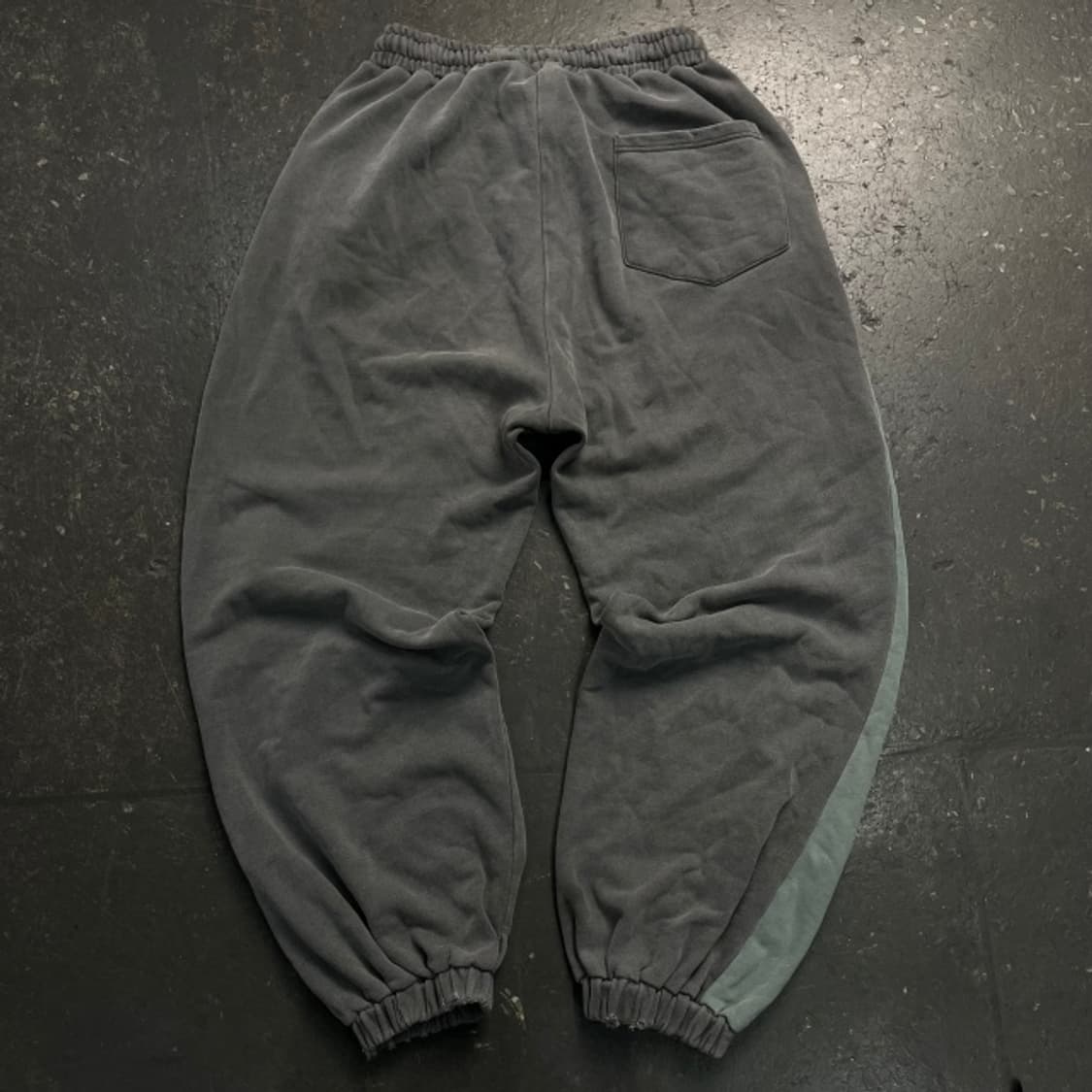 마뗑킴 피그먼트 스웻팬츠  상품이미지5