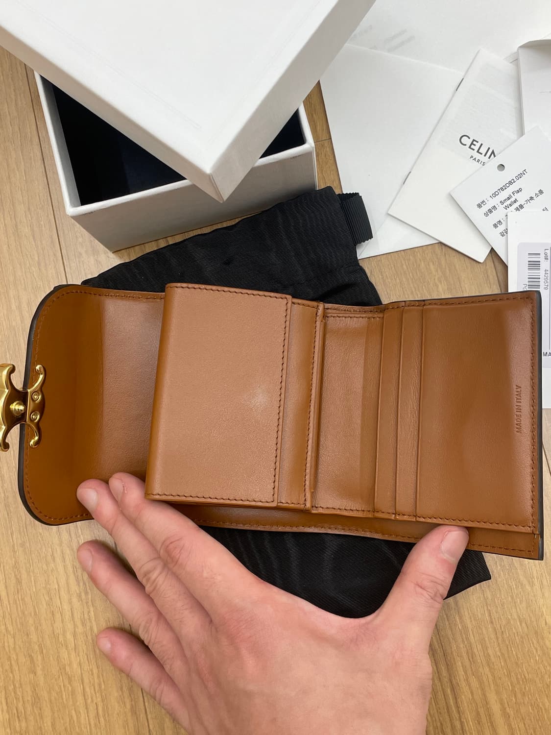 셀린느 트리옹프 캔버스 3단 반지갑 상품이미지6