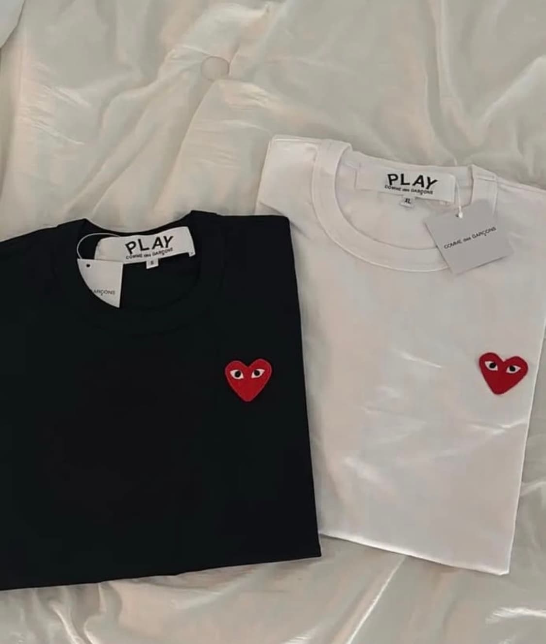 🔥[무료배송/새상품]🔥꼼데가르송 레드와펜 반팔티 2 color 상품이미지1
