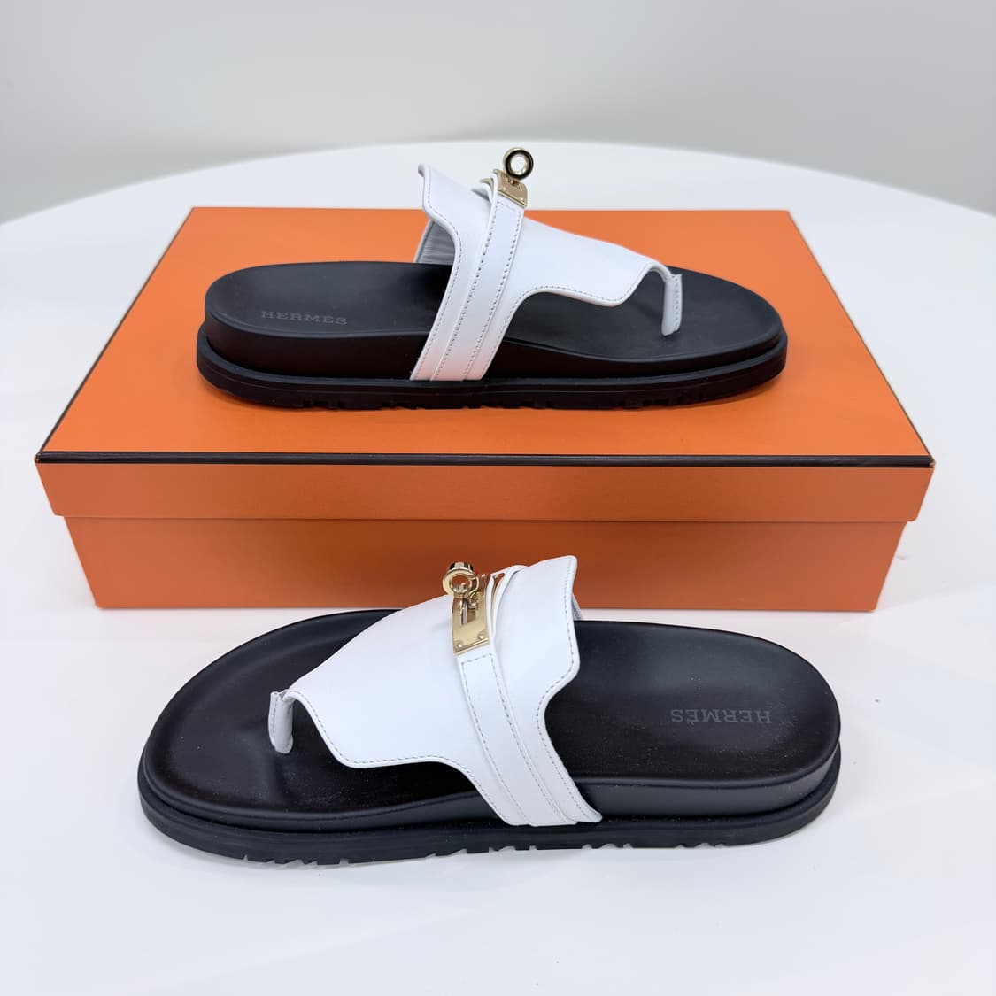 [미사용/230] 에르메스 엠파이어 케리 버클 스웨이드 샌들 슬리퍼 상품이미지5