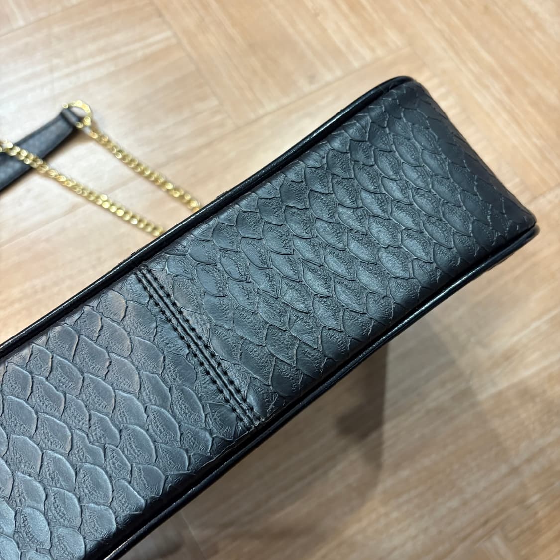 비비안웨스트우드 앵글로마니아 블랙 프릴리 스네이크 백 상품이미지8