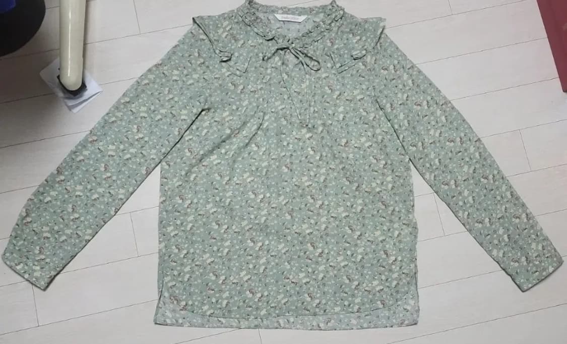 급처새상품!SOUP숲 러블리 리본블라우스 레니본st쟈니헤잇재즈st샤틴st 상품이미지4