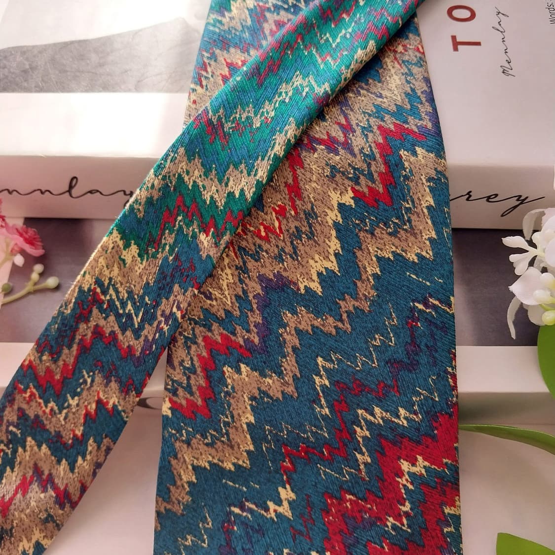 미쏘니 실크 그린 지그재그 패턴 넥타이 10cm A+등급 k1900
 상품이미지3