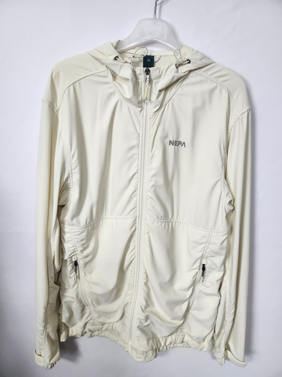 네파 신축성좋은 부드러운 바람막이 후드자켓  100 L 새제품 상품이미지2