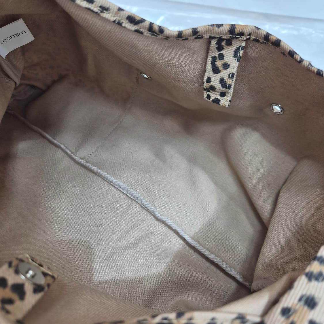 (새상품) 여밈 레이아웃백 (레오파드 베이지) 상품이미지7